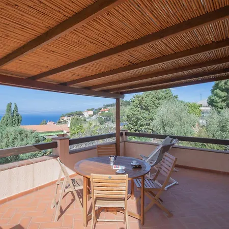 Holiday home Mandorlo E Melograno By Helloelba La Guardia