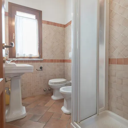 Holiday home Mandorlo E Melograno By Helloelba La Guardia