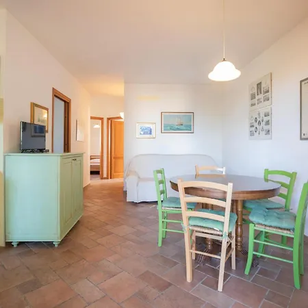Holiday home Mandorlo E Melograno By Helloelba