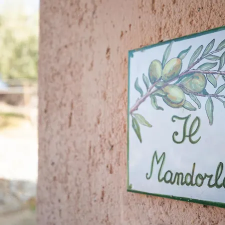 Holiday home Mandorlo E Melograno By Helloelba La Guardia