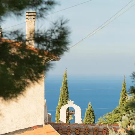 Mandorlo E Melograno - Helloelba La Guardia