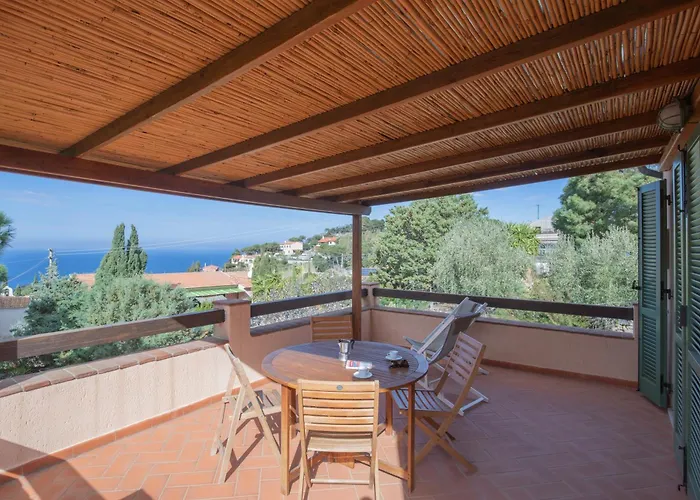 Casa vacanze Mandorlo E Melograno - Helloelba La Guardia